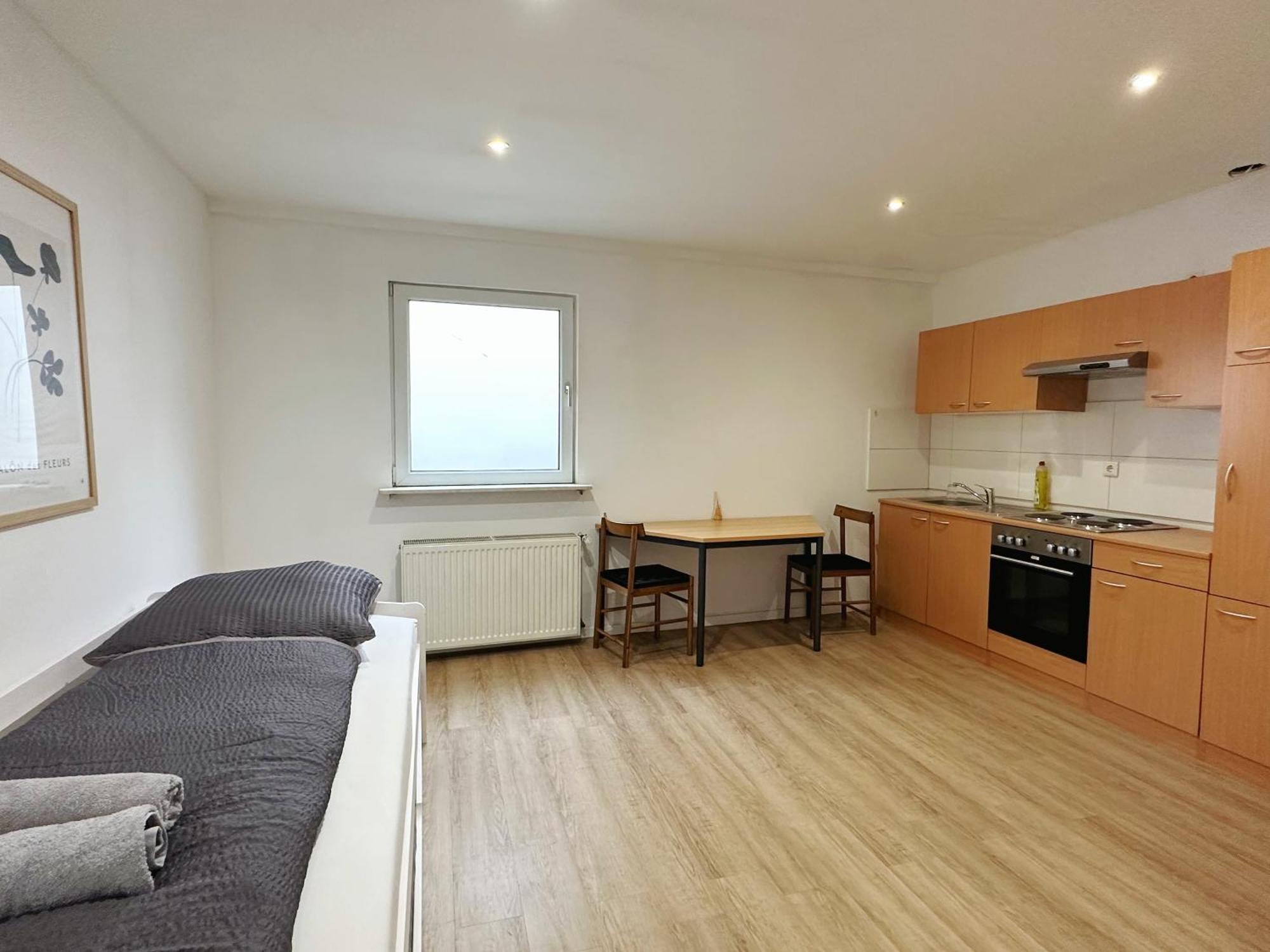 Zimmer In Reihenhaus Mit Terrasse Duisburg Exterior foto